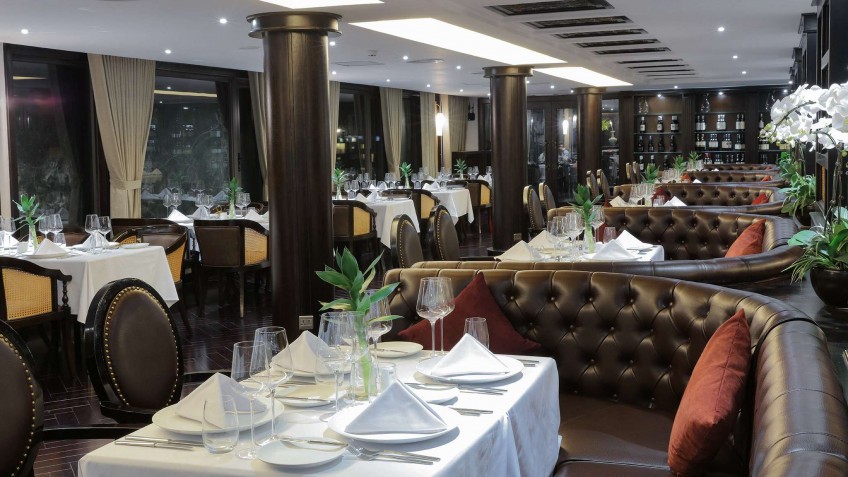 Ambassador Cruise: Lavish Restaurant