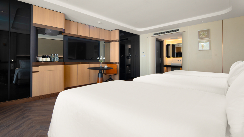 Grand Pioneers (Essence Grand) Cruise: Ocean Suite Triple with luxurious style