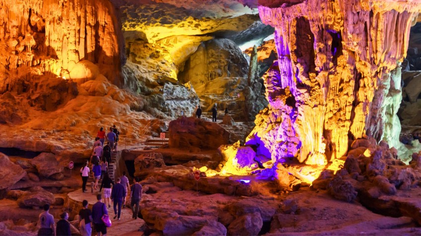 Ambassador Cruise: Wonderful stalactites inside Sung Sot Cave