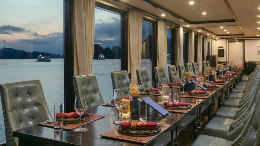 Hermes Cruise: Dining with Bay View