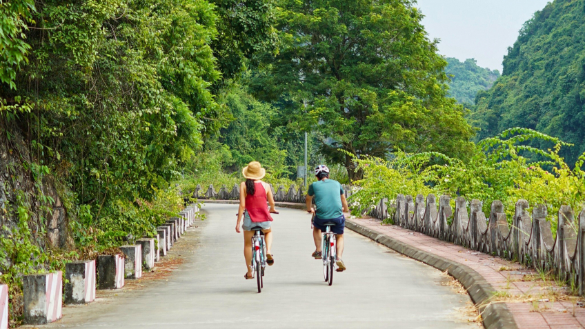 Mon Cheri Cruise: Cycle Through Beautiful Route In Viet Hai
