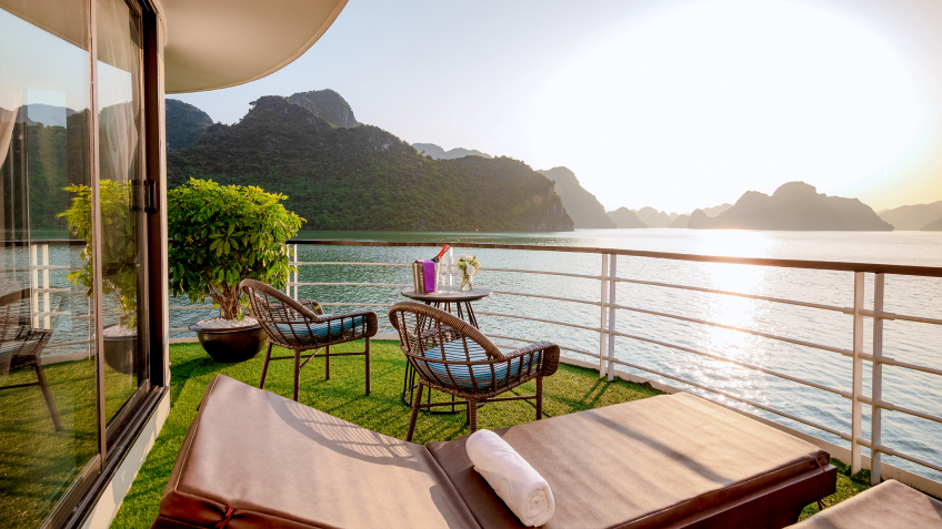 Mon Cheri Cruise: Airy Private Terrace