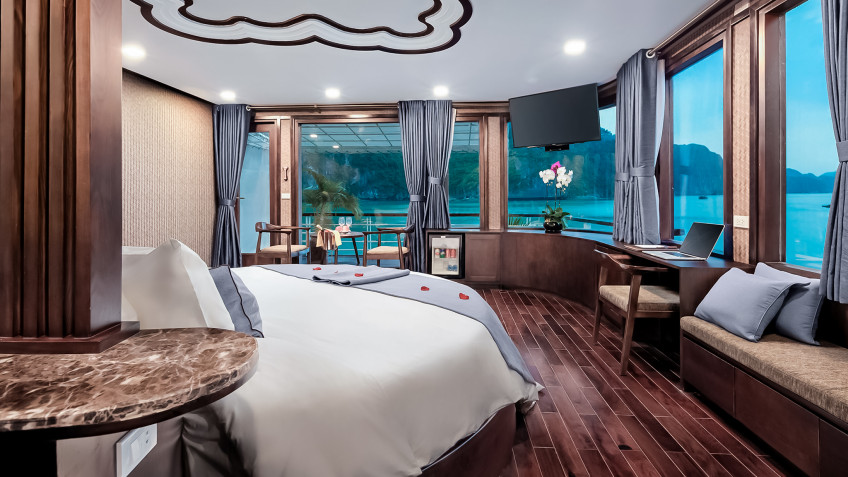 Orchid Classic Cruise: Exquisite round bed