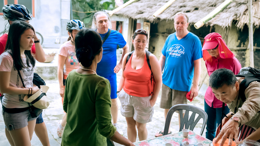 Orchid Classic Cruise: Explore local Viet Hai with families
