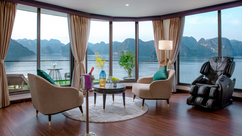 Mon Cheri Cruise: Luxury Living Room Corner