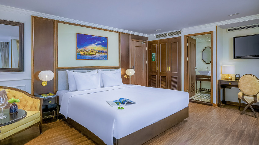 Capella Cruise: Comfy overnight accommodation