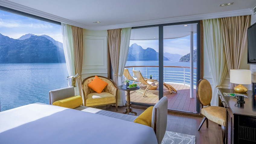 Capella Cruise: Sunbathing at private terrace